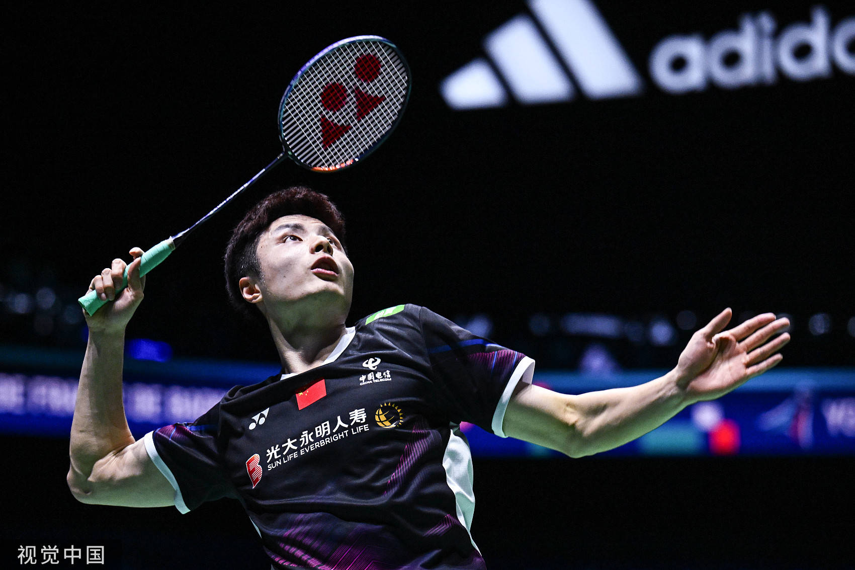 并成为球迷 并成为球迷