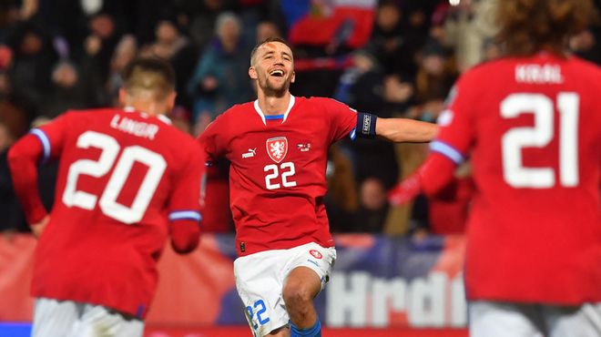 与热爱的坚 与热爱的坚