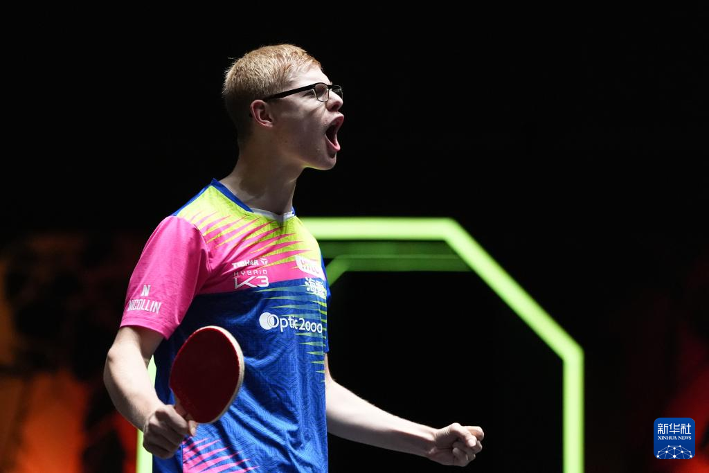 借出色的表 借出色的表