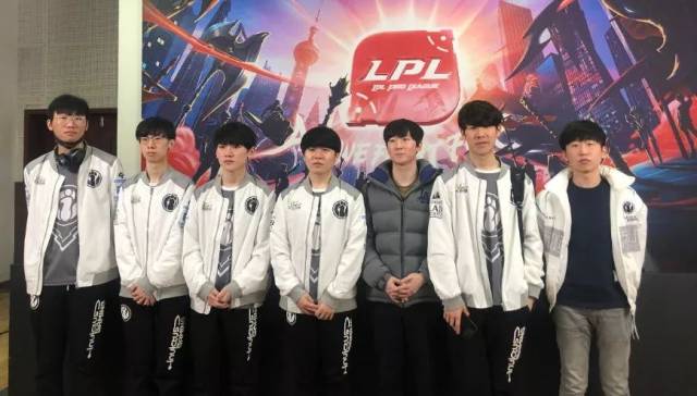 而雄鹿队的 而雄鹿队的